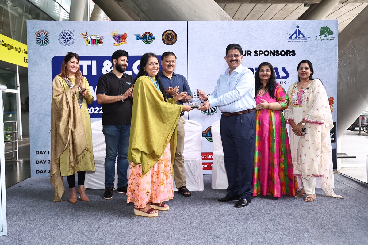 WinB2w's tweet photo. Born to win is elated to associate with
RTI Week - MMRT3, MMLC4 &amp; AIRPORT Authority of India, CHENNAI Airport gave away ‘Unsung Hero Awards’ to the associates of airport authorities towards their contribution of unconditional service during pandemic. @AAI_Official @aaichnairport https://t.co/YXJ5f1rhMv