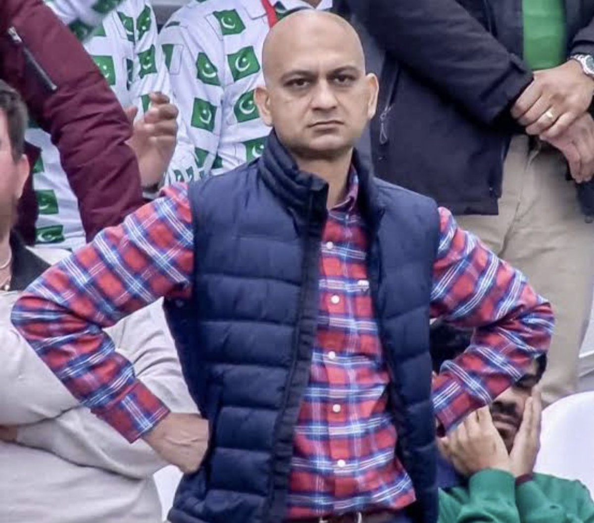_nickbdavis's tweet photo. All of Pakistan RN #PAKvENG https://t.co/55w58Rmozs