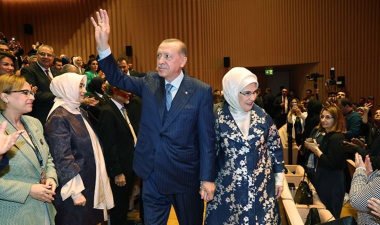 utopyahaber1's tweet photo. Emine Erdoğan'ın derneğine 'izinsiz yardım toplama' izni

AKP’li Cumhurbaşkanı Recep Tayyip Erdoğan'ın, eşi Emine Erdoğan’ın onursal başkanlığını yaptığı derneğin izinsiz yardım toplamasına izin verdiği belirtildi. https://t.co/OdEjB12zu1
