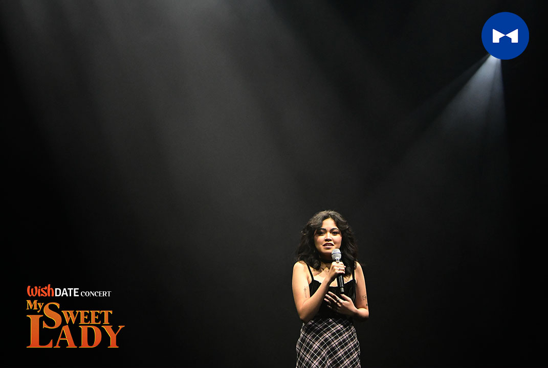 KDRMusicHouse's tweet photo. Alt-folk singer-songwriter delivers the nostalgic feels of our youth days with her performance of the song "High School Life" at the #WishDateMySweetLady concert! https://t.co/Zg9oShZYVk