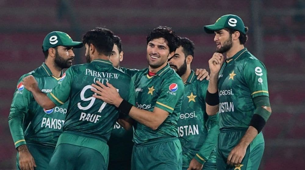 VSaman4's tweet photo. We are proud of you. We stand with you. Win or lose is the part of life never lose hope. #PCT #pakistancricketteamstayhappy💓💓💓💓💓 https://t.co/lIzr61lvFS