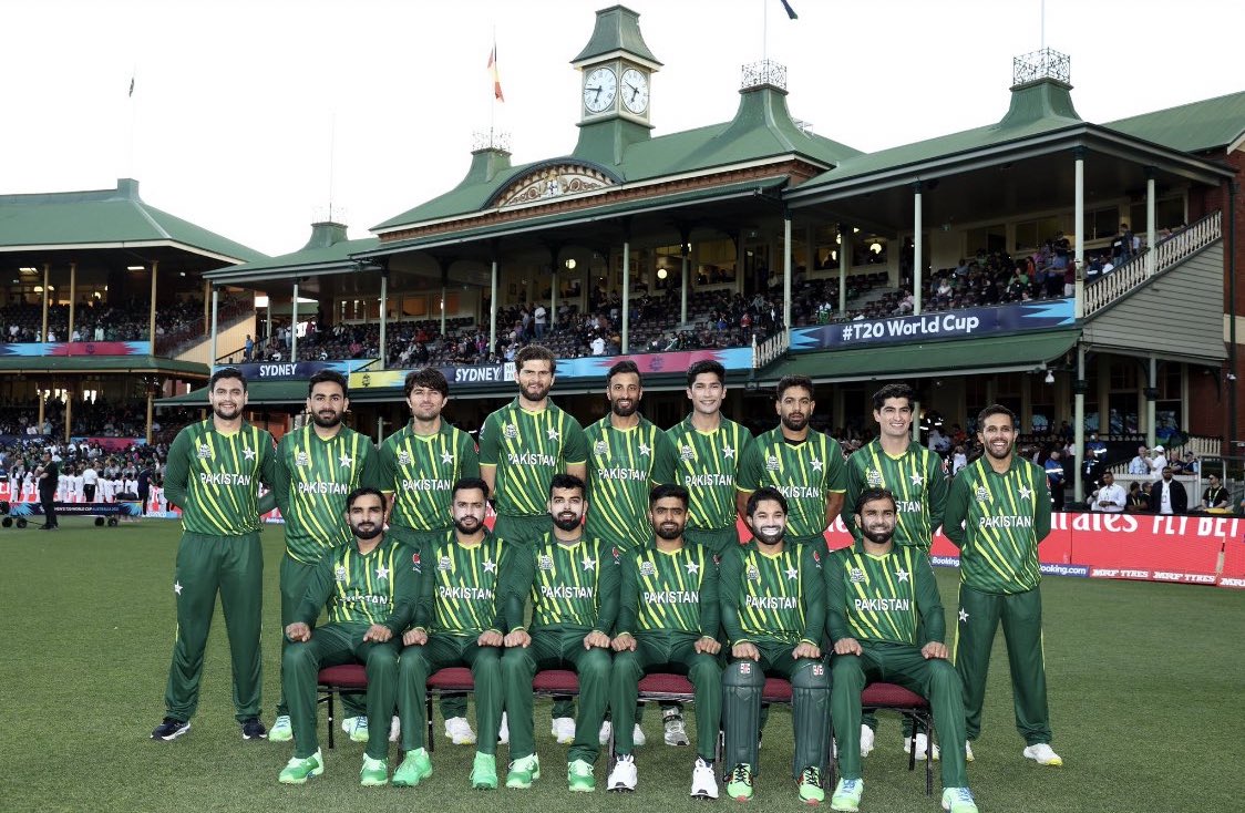 PTIofficial's tweet photo. Let’s be proud of our brilliant team!  Hard luck today but Pakistan has put a brilliant and fantastic fight today. Pakistan is proud of them! 🇵🇰 https://t.co/3KOfv1417X