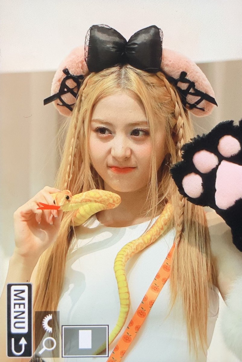 221113 팬싸 프리뷰 

🐍🐍🐍

#르세라핌 #허윤진