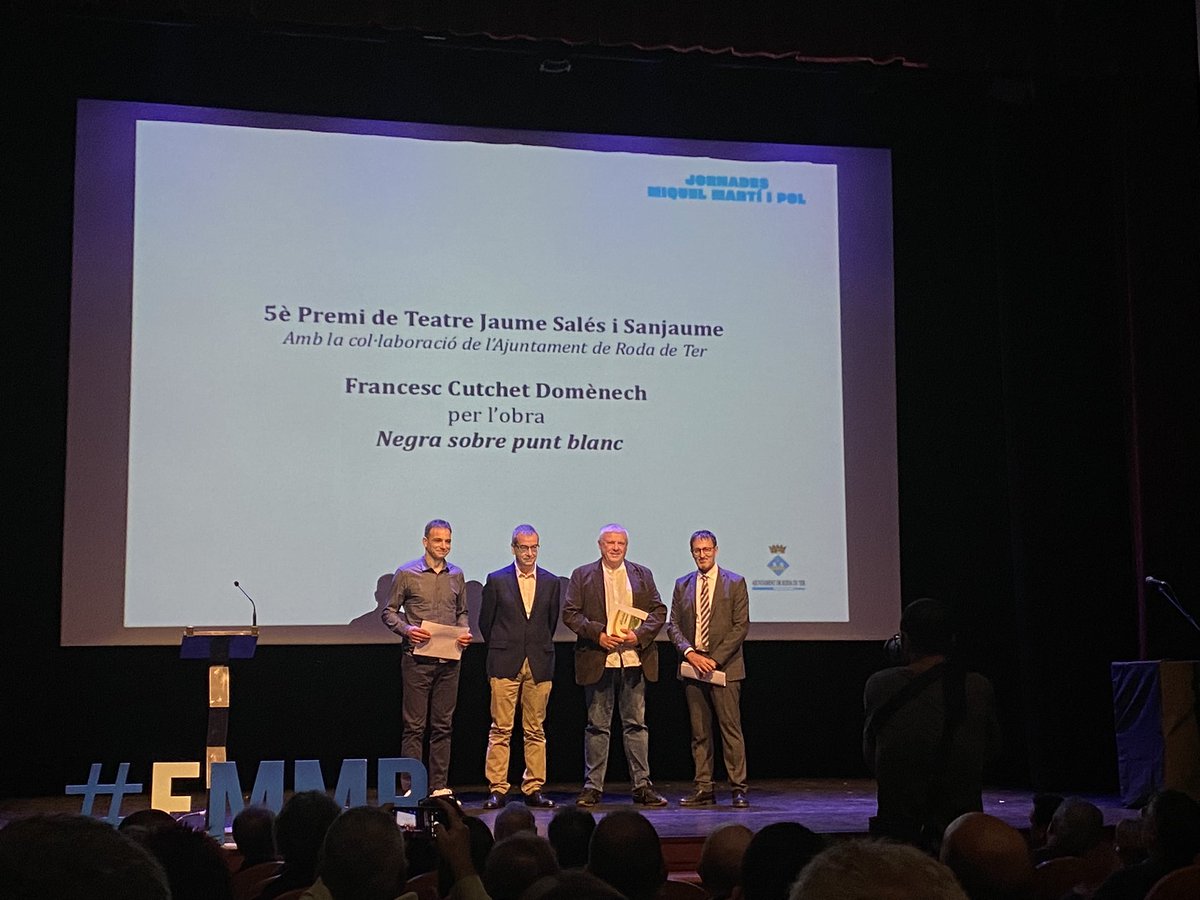becks_booth's tweet photo. Acte de lliurement dels premis a les Jornades Miquel Martí i Pol 2022 i especialment a tu Avi!
5é Premi de Teatre Jaume Salés i Sanjaume
#fmmp #orgullosadetuavi #teatre #literatura https://t.co/8WPPuv5F0x