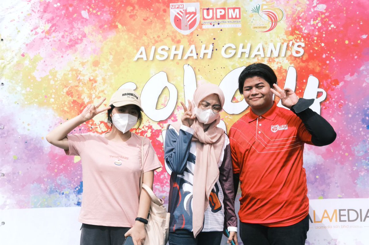 PawangPower's tweet photo. Pawang Power Production rocked it today with its fruit booth at Aishah Ghani's colour run!
Thank you to all the lovely ghosties who supported us!
We appreciate it!
Love,
Pawang Power Production 👻
•
#PAWANGPOWER | #TGATG
#BBL4401 #UPM #AUDITION #THEATRE #STAGEPLAY #FRUITBOOTH https://t.co/GFCMGSiY7A
