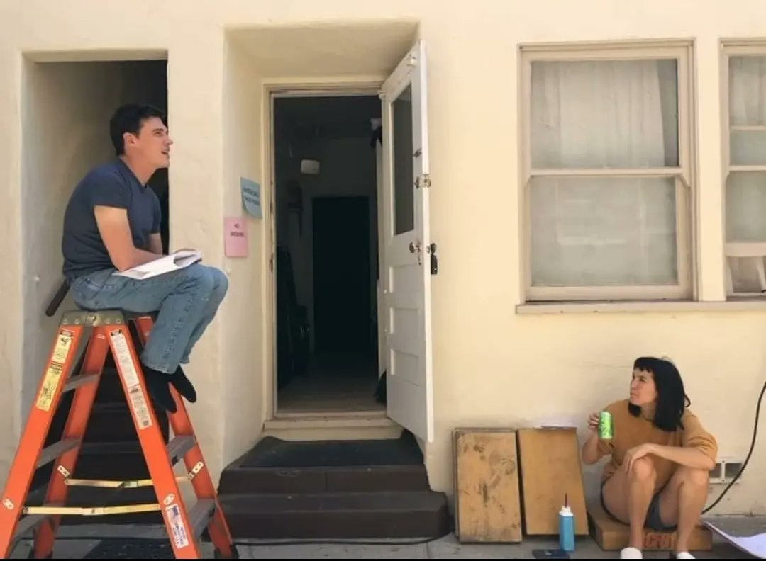 Finn_Wittrock__'s tweet photo. Sunday is the perfect day for a good movie, don't you think?
If I could recommend one specific film today, #LongWeekendMovie would be it!
It's a mystery-rom-com so to speak. Even though it's not. But see for yourselves!
📸 @FinnWittrock, Zoë Chao, @dkwittrock & @sbasilone BTS https://t.co/w0eX8oUXRJ