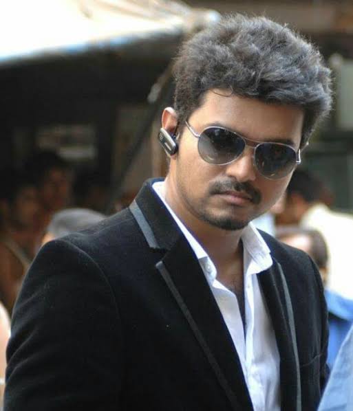 theVcreations's tweet photo. My heartfelt thanks to Thalapathi @actorvijay , director @ARMurugadoss and the entire team, for the earth shattering success of #Thuppakki 
@Jharrisjayaraj, @santoshsivan @VidyutJammwal #10YearsOfThuppakki https://t.co/0fMi6Y7qu9