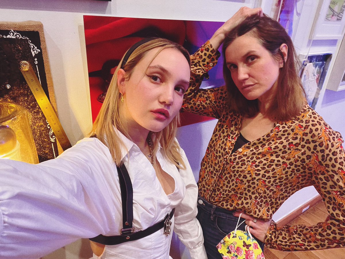 MirijamJeremic's tweet image. 11.11.22 - @loewenpalais~
Hat mich sehr gefreut mal wieder dabei gewesen zu sein mit eines meiner aktuellen Arbeiten! #rosepattern #vulvaart Ich habe mich über jeden  Besucher*innen gefreut 😘 @hanhanhanuta ~
#exhibition #ausstellungseröffnung  #art #artist @mvj.artstudio