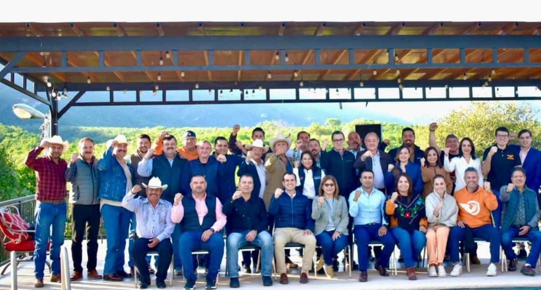 brendasanchezc's tweet photo. Con mis queridos amigos los alcaldes de Dr. Coss, Los Herrera, Los Ramones, Gral. Terán, Hidalgo, Marin, Abasolo, Mina, Los Aldamas, Sabinas Hidalgo, China, Villaldama, Mier y Noriega, Cerralvo y Melchor Ocampo. 🦁

¡Estamos en Movimiento! 🍊 https://t.co/pXBxTLxsE8
