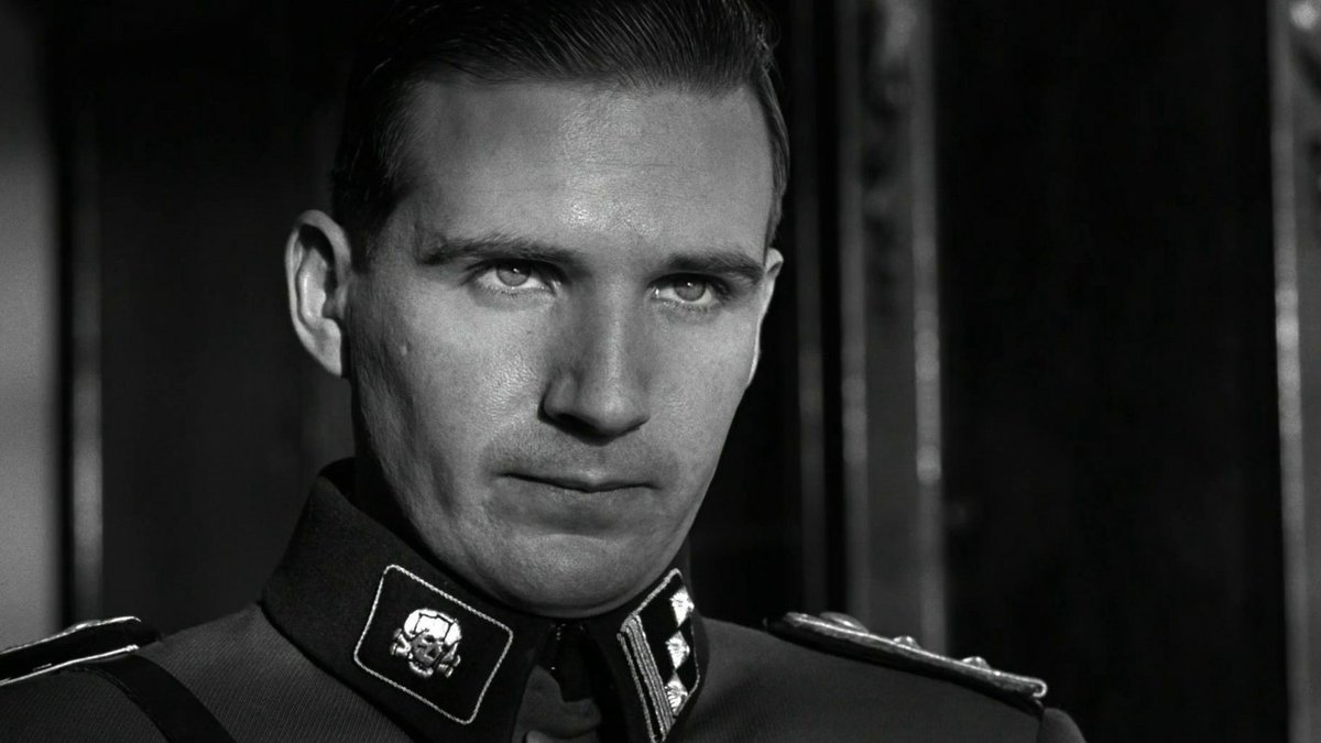 CuartaParedCine's tweet photo. Hoy cumple 60 años el gran Ralph Fiennes, felicidades. https://t.co/bzAK7HCEnX