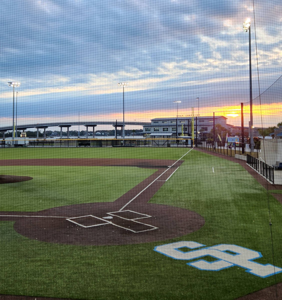 TheShipyardPark's tweet photo. #SundayMorning Day 3 of #TopGunBaseball
#EnjoyTheMoment #ShipyardPark #ShipyardParkViews https://t.co/hym0ARi5q9