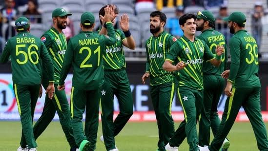 Shenron_speaks's tweet photo. What a valient effort by team Pakistan. A special display of bowling. 
Chin up guys, you have done a fabulous job. We are proud of you. 

#T20WorldCup2022final #PakVsEngFinal 
@babarazam258 @HarisRauf14 @76Shadabkhan @iNaseemShah @TheRealPCB https://t.co/g8s0jaZkDJ