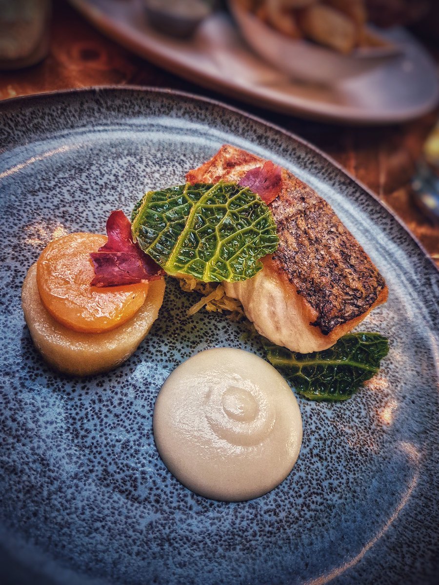 JawboxGerry's tweet photo. Fantastic Late ( Long & Relaxing ) Lunch In @MichaelDeane61’s @Deanes_LoveFish . A Piece Of The Algarve In Belfast City Center.
#lovefish #seafood #lunch #dineinbelfast #jawbox #jawboxgin #theperfectswerve #belfast #belfastcut
@EatAtDeanes https://t.co/Hb3FH7ODv4