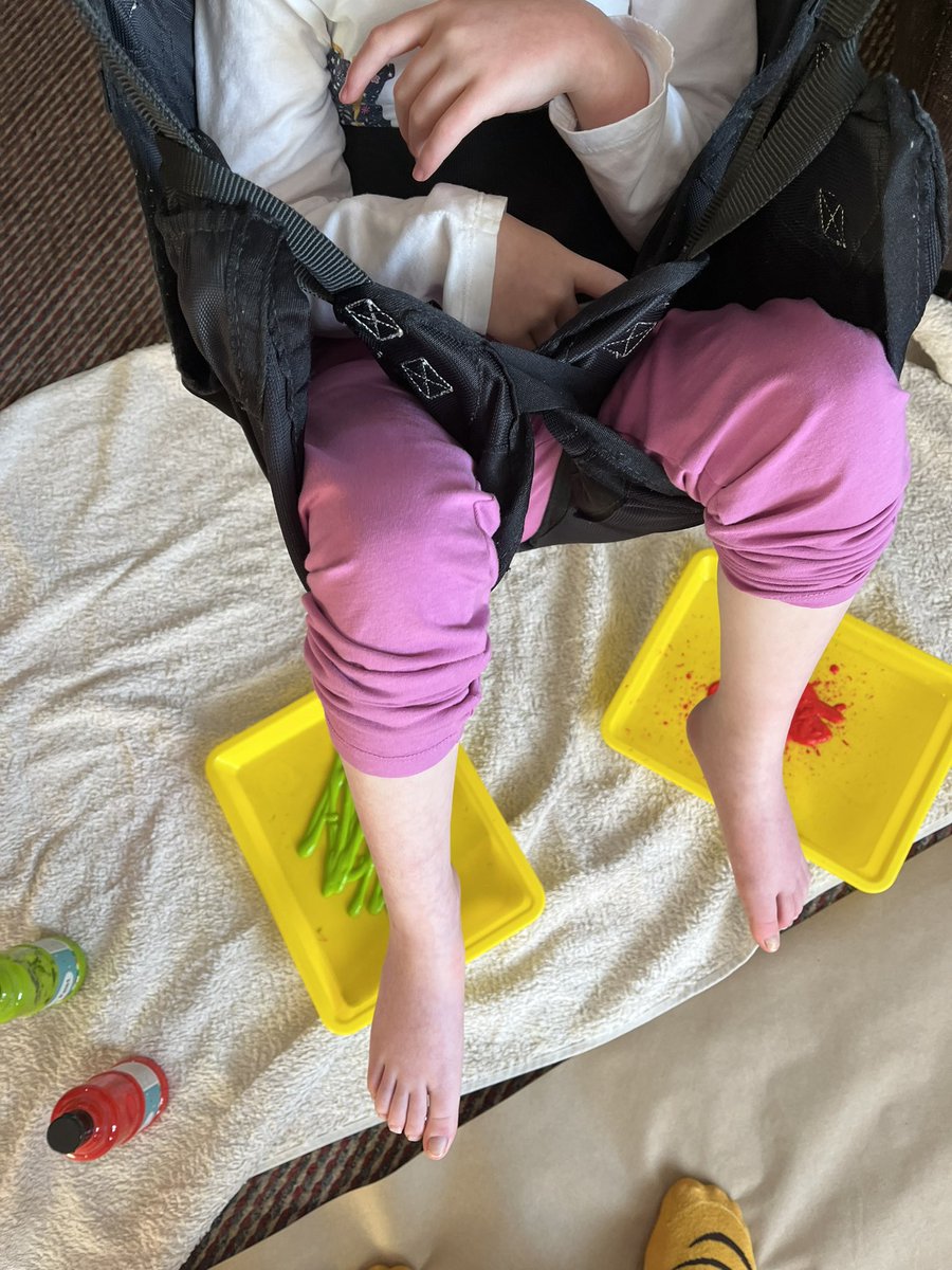 marjorie_and_me's tweet photo. C was in her sling and hoist which enabled her to have greater movement. I covered the floor with paper (and towels just in case) and let her have fun. We then added glitter for sparkle (and extra mess). #PMLD #PMLDLink #Freelance #SmallBusinessOwner #SensoryArt #LotsOfGlitter https://t.co/4xUAQIl0vy