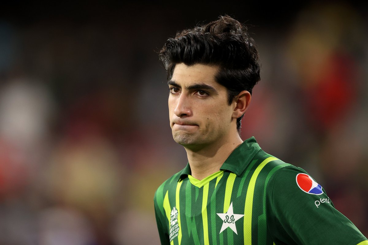 Pakistan's pace bowlers gave it their all 💔

#PAKvENG #T20WorldCup