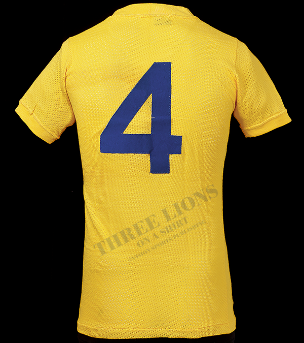 3LionsShirtbook's tweet photo. Come on you yellows!
.
Match worn by Colin Bell v Czechoslovakia (1973)
.
Sir Alf Ramsey experimented with several away shirt colours as England manager, believing red was too dark for World Cup matches played in hot weather.
.
Three Lions On A Shirt is out now!
#3LOAS #England https://t.co/BKzymvJz9a