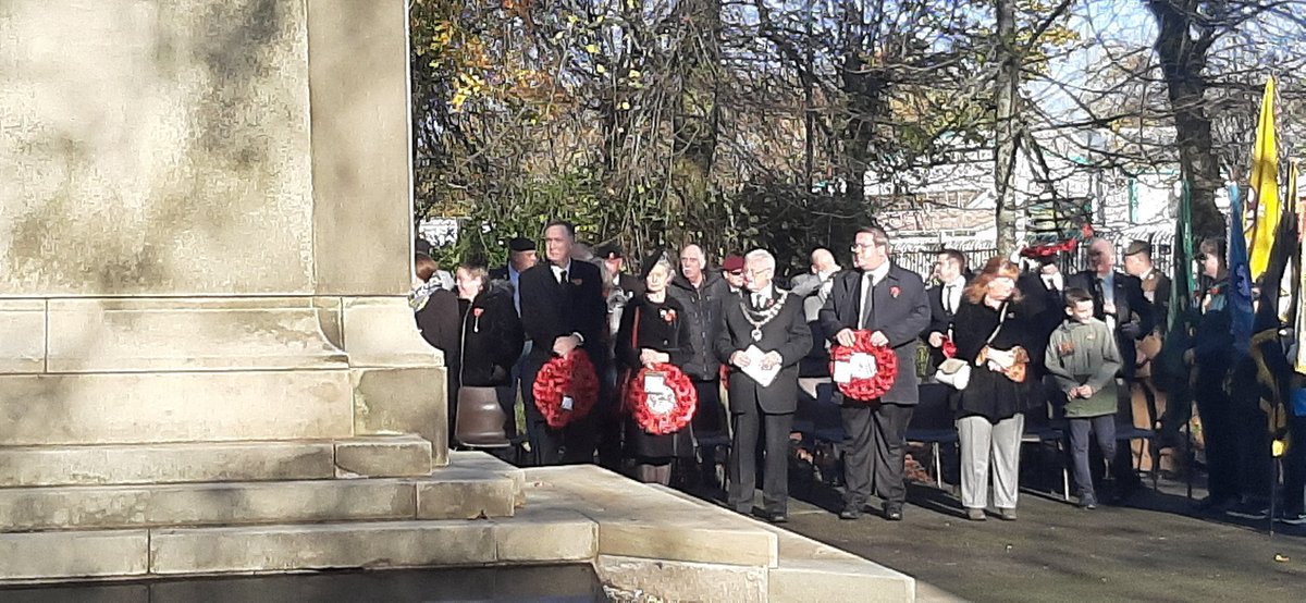 tredegarwales's tweet photo. On Remembrance Sunday, #Tredegar fall silence to remember the fallen who gave our today.

Service by @Revmattsays

@PoppyLegion @TredegarCouncil
@BlaenauGwentCBC

#LestWeForget 
#WeRememberThem
#RemembranceSunday 

Thank you to all organisations representatives.

#TredegarWales https://t.co/iwuxdjS4O6