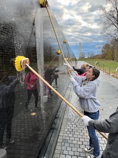 ASW_SOLIC's tweet image. In commemoration of #VeteransDay teammates from ASD(SO/LIC) had the honor of supporting the preservation of the @VVMF this morning.  Thank you to @NationalMallNPS for giving us the opportunity.