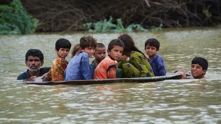BTWwithPatAdams's tweet photo. The Climate Crisis Is Driving Poorer Nations to Desperate Measures https://t.co/4zhdtmcKNP Follow @newrepublic https://t.co/0kP19e1jOS