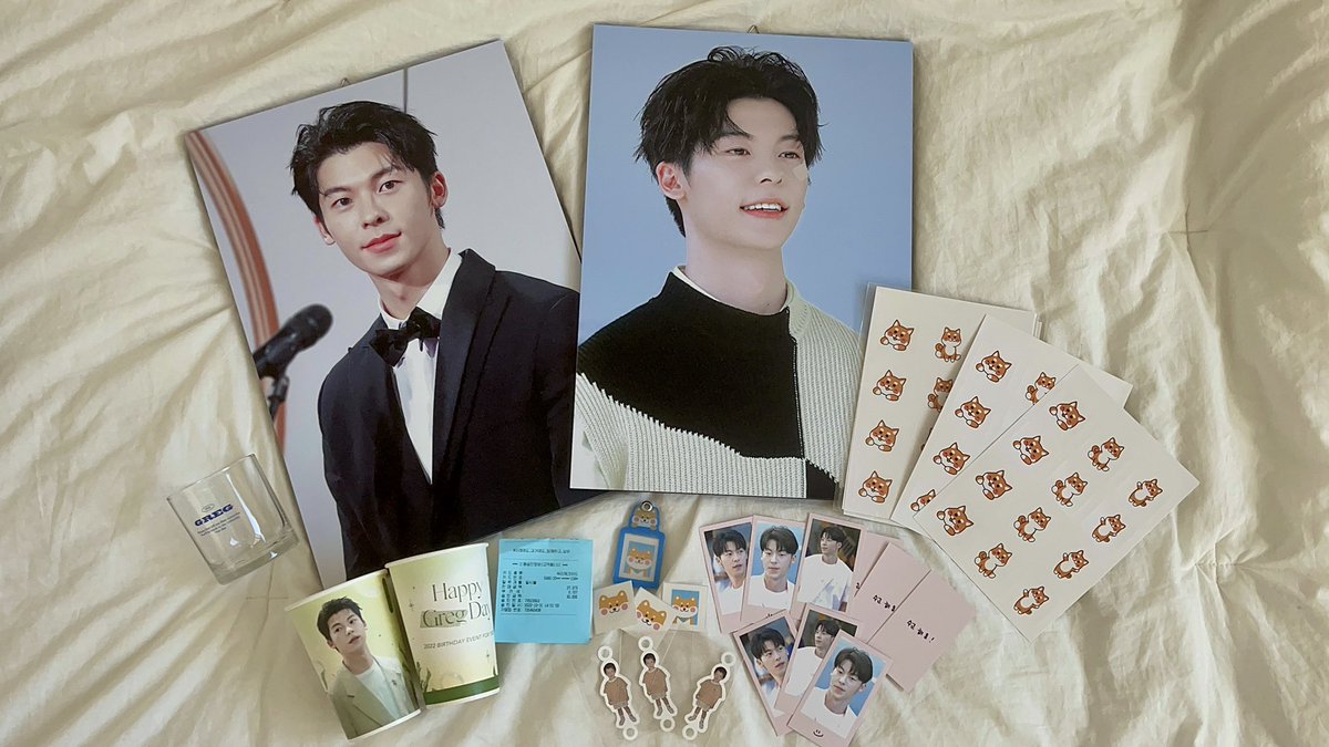 ˚₊· ͟͟͞͞➳ ❥ 221030/1031 광한 생일카페 후기˚₊·

진짜 좋아하는 엄지님 사진들이 걸린 카페라서 꼭 가고싶어 시간내서 추첨까지 세 번 다녀왔똬
너무 이쁜 사진들 가득해서 1분 1초가 아까웠던 날들.. o̴̶̷᷄﹏o̴̶̷̥᷅ 
<a href="/greghan_HBD/">Greghan_HBD</a> <a href="/HHH_____1031/">엄지</a>
#미래에도_과거에도_함께하고_싶어