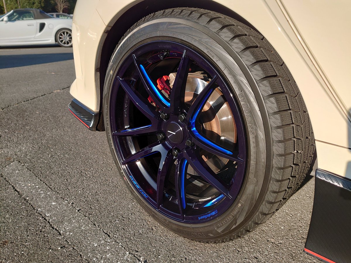 373_No_runner's tweet photo. 車検ついでにスーパー早めのスタッドレス装着
Newホイールがカッコよすぎる😍
2インチダウンの245/40 R18
色も紫×青で冬仕様になった〜❄
早く雪と合わせたい…
#civictyper
#rn55m https://t.co/J628Yx1QMJ