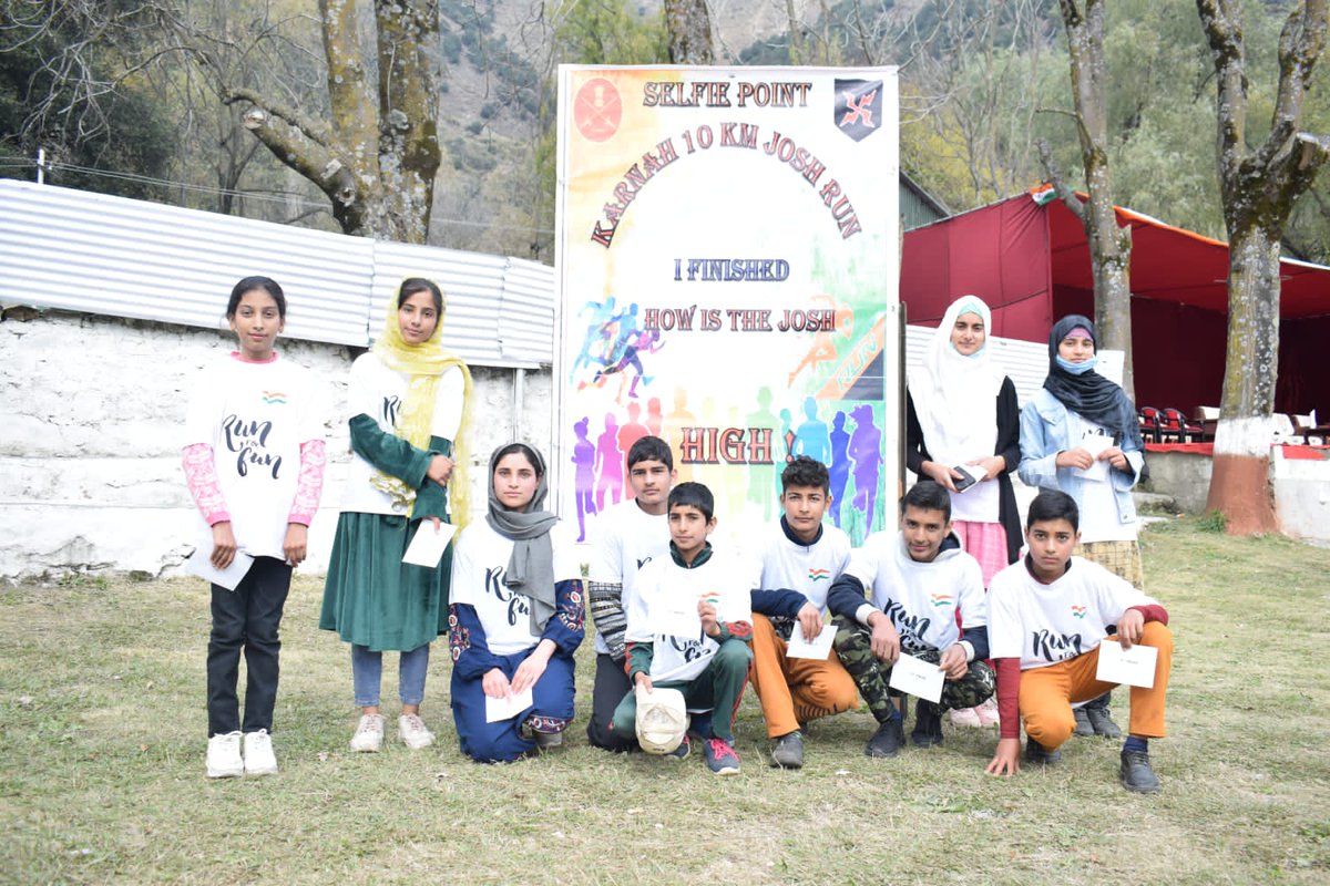 AlamDar1917's tweet photo. #INDIANARMY ORGANISED #JOSHRUN
To increase the interest in the #youths and making them aware about the importance of running in keeping oneself fit, #IndianArmy organised a 10 KM #JoshRun for youths as part of #sadbhavana initiative. The theme of this Josh Run was “#RunforFun”. https://t.co/q97WCSb9cJ