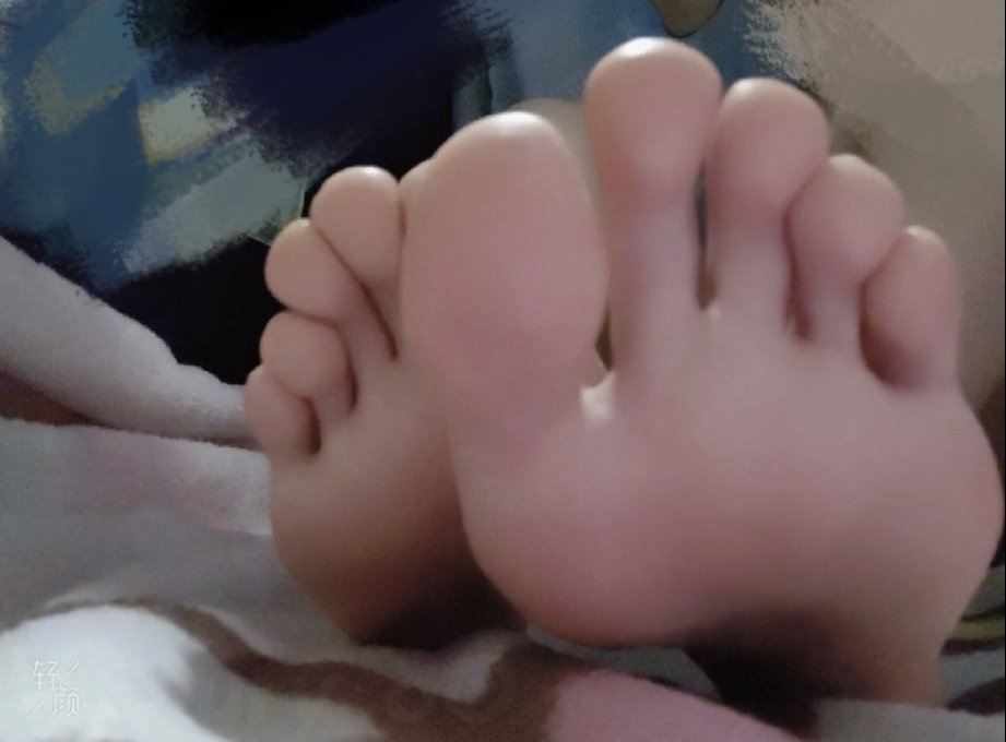 真的假的，这也能冲？

（图为超近距离怼镜拍的jio） https://t.co/Laeg6Dqwxt