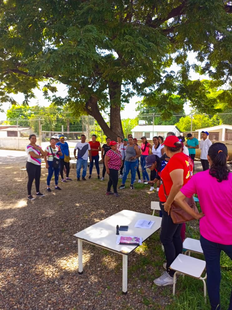 AIDELYSOYON's tweet photo. Felicito a la militancia del @PSUVOFIURDANETA por la armónica jornada de postulación de los Equipos Políticos Parroquiales, Municipales y Estadales del Proceso de Renovación de las Estructuras de Base del PSUV @NicolasMaduro @Soykarinacarpio @dcabellor @ramolinap @RosaLeonoficial https://t.co/ckmes8qxle