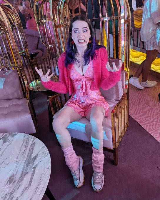 I leave the house sometimes 💕 https://t.co/32YkUZMERF