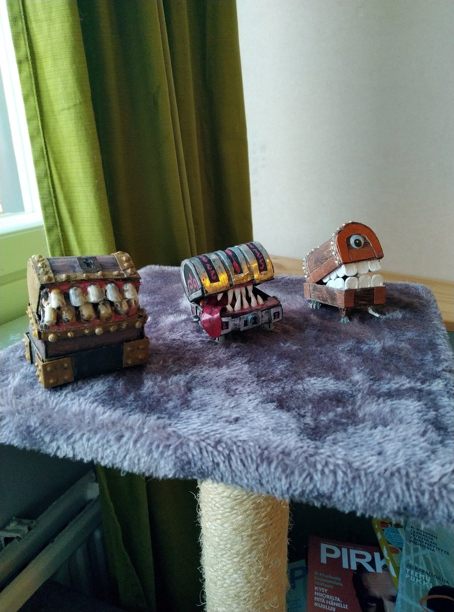 misthead's tweet image. Obsidian mimic and his half-brothers :)