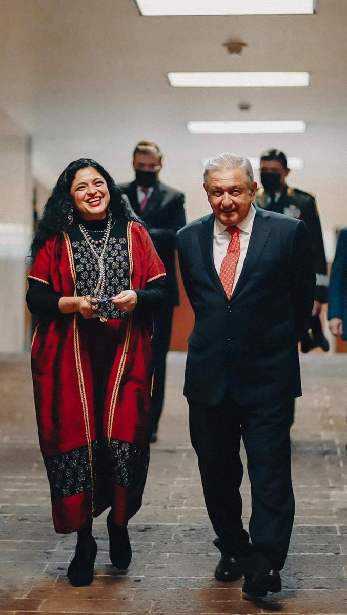 Por que ha dedicado su vida y esfuerzo para transformar la vida de este país, nunca lo dejaremos solo.

Feliz cumpleaños presidente <a href="/lopezobrador_/">Andrés Manuel</a> 

#AMLOcumple