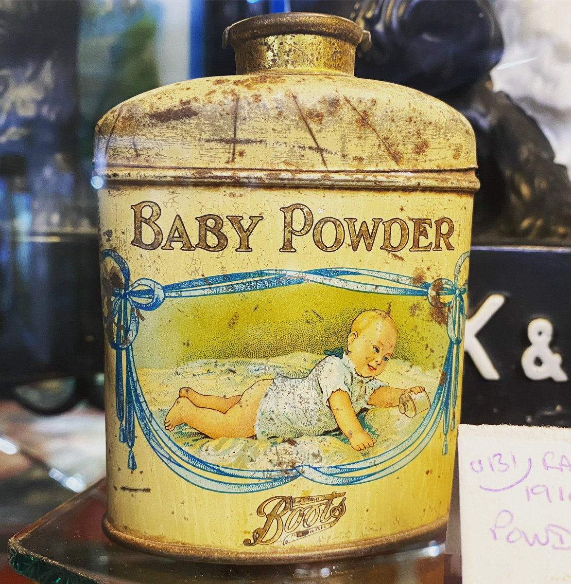 Rare Boots baby powder tin……. #oldtins #vintagebootstin #Boots #babypowder #vintagebabypowdertin #vintagebathroom #tincollector #astraantiquescentre #hemswell #lincolnshire