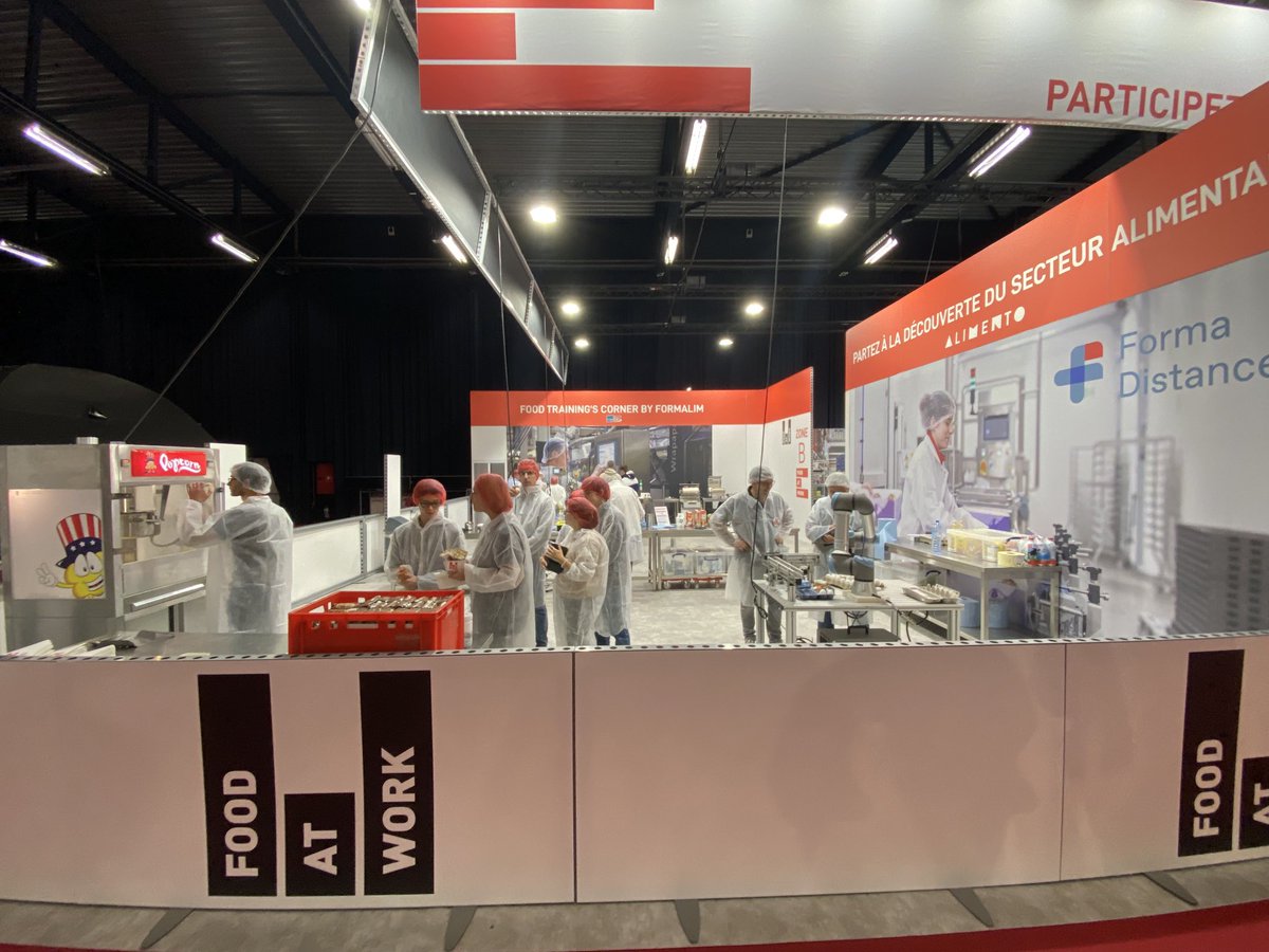 GallLaurent's tweet photo. Aux #StartechsDays2022 organisés par @worldskillsBE , l’espace @foodatworkFR fait recette. Le stand 57 plonge les visiteurs dans le secteur alimentaire en leurs faisant fabriquer eux-mêmes de délicieux 😋 produits, avec @LeForem #Formalim & #Epicuris https://t.co/UUELk50b9s