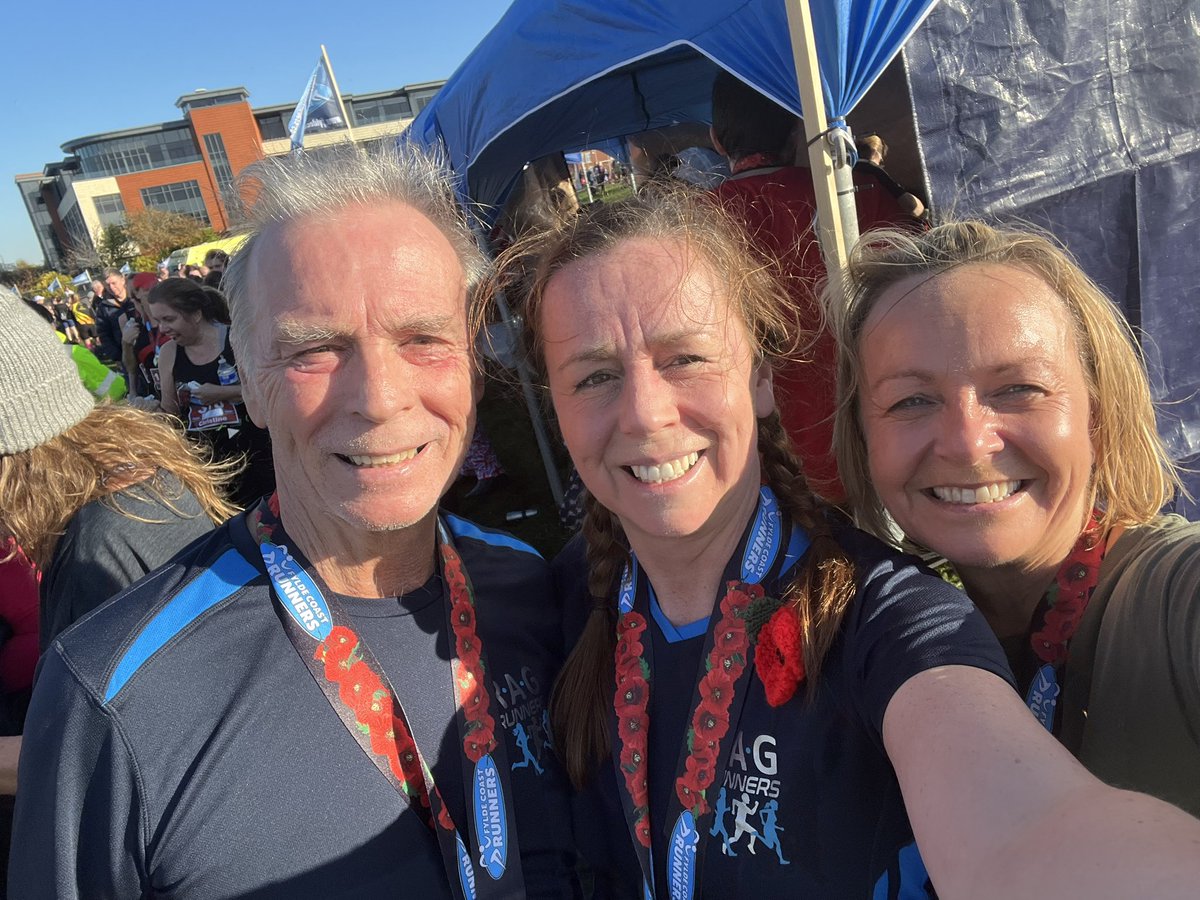 Sunday morning run Lytham windmill 10k #LestWeForget #fyldecoastrunners