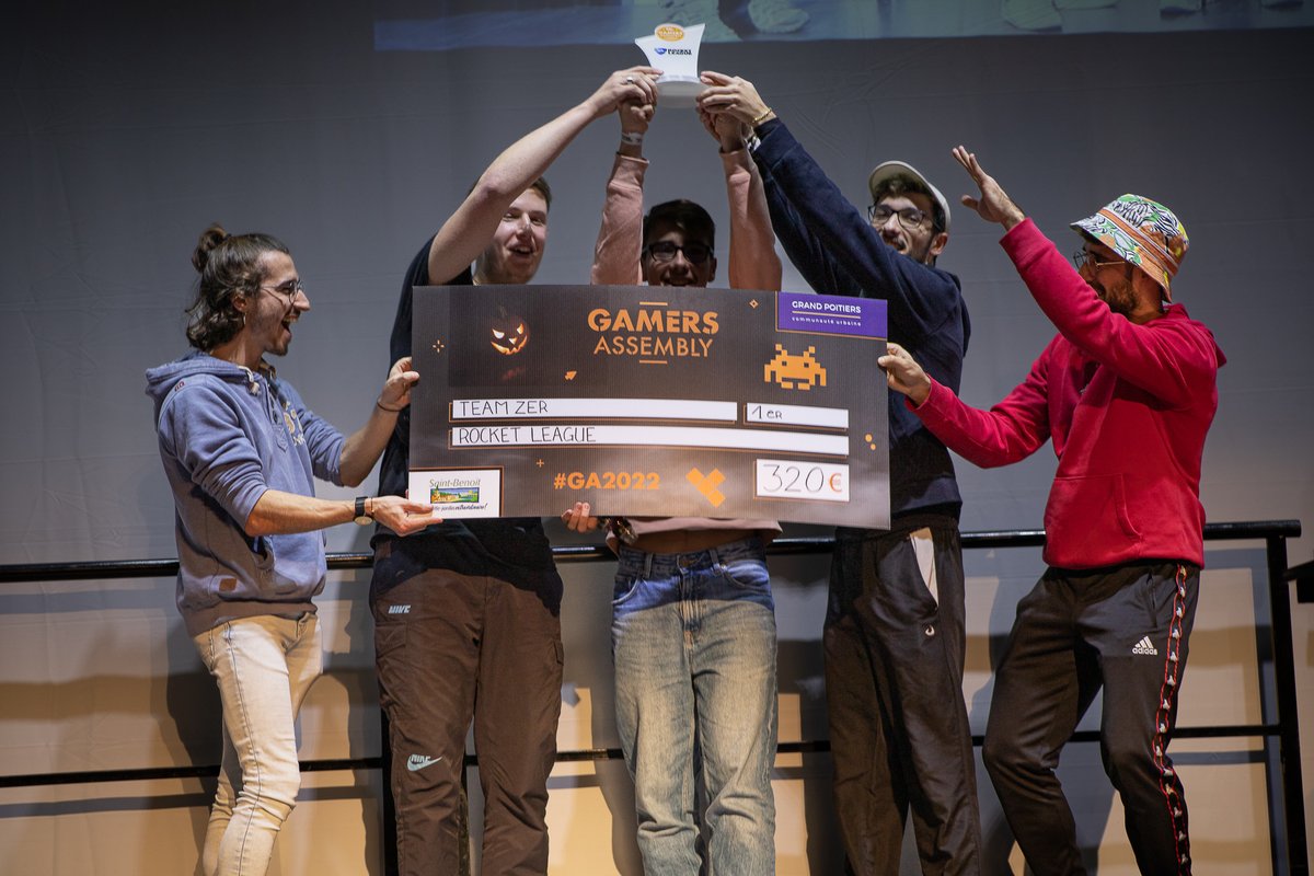 Ils ont dominé la compétition... GGWP à la Team ZER qui remporte le tournoi Rocket League de la #GA2022 Halloween Edition et qui repart avec le cashprize de 320€ ! 👏🥳

🥈 Giga Chad Squad - 250€
🥉 SC Bastia - 150€

Merci à tous nos participants, see you soon ! 🤗