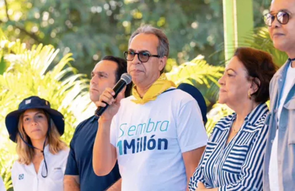 elnuevodiariord's tweet photo. 🌳¡Un millón sembrados!🌳
El @Popularenlinea realizó este sábado la quinta jornada de #reforestación del año 2022, en la cual la organización bancaria superó el hito de haber #sembrado más de un millón de árboles.
#ElNuevoDiarioRD #Arboles #MedioAmbiente #Bancos https://t.co/ymlIowhCIK
