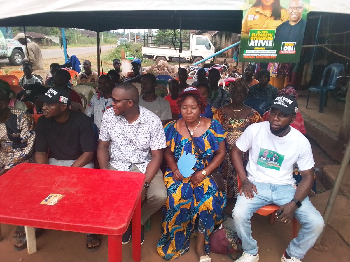 SenNedaImasuen's tweet photo. We stopped by #OzaCommunity in #Orhionmwon Local Government Area and received a warm reception from the people who declared total support for all Labour Party candidates. From the presidency, the Senate, and down to councilors. My team and I are grateful for the reception https://t.co/Ub3V5sCWiE