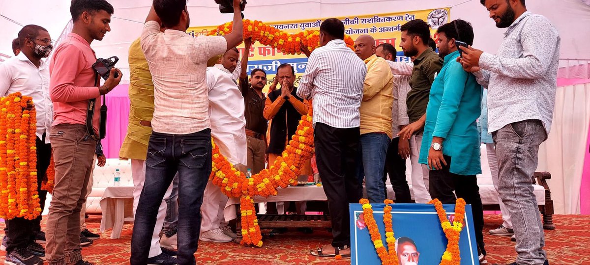 I support Moti Singh tweet media