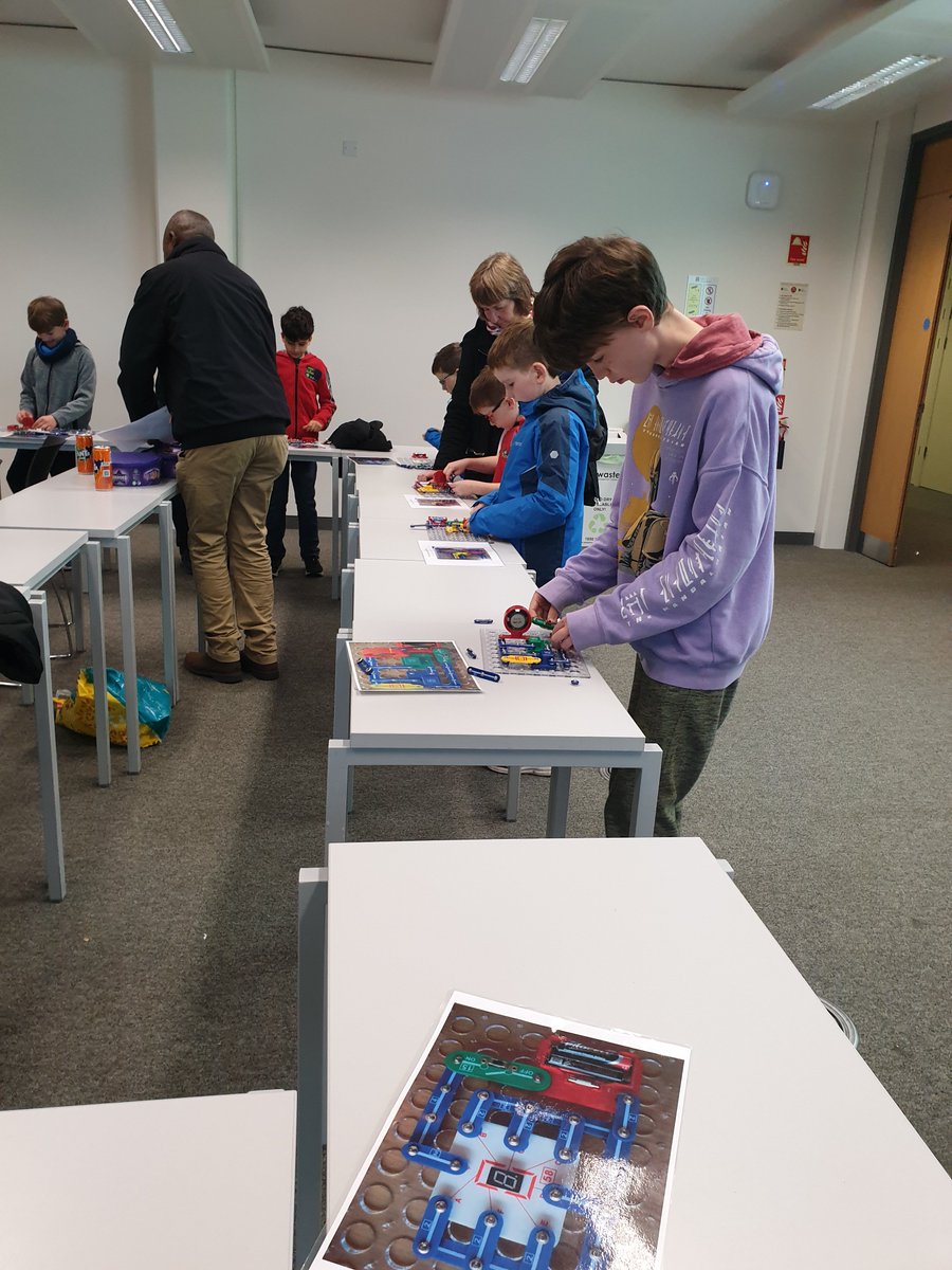 CEIA_ie's tweet photo. Come along and design your own circuits... Young designers at the CEIA Electronic Brainbox in @UCC for #corkscience festival and #scienceweek. https://t.co/nuk7M9iwGE