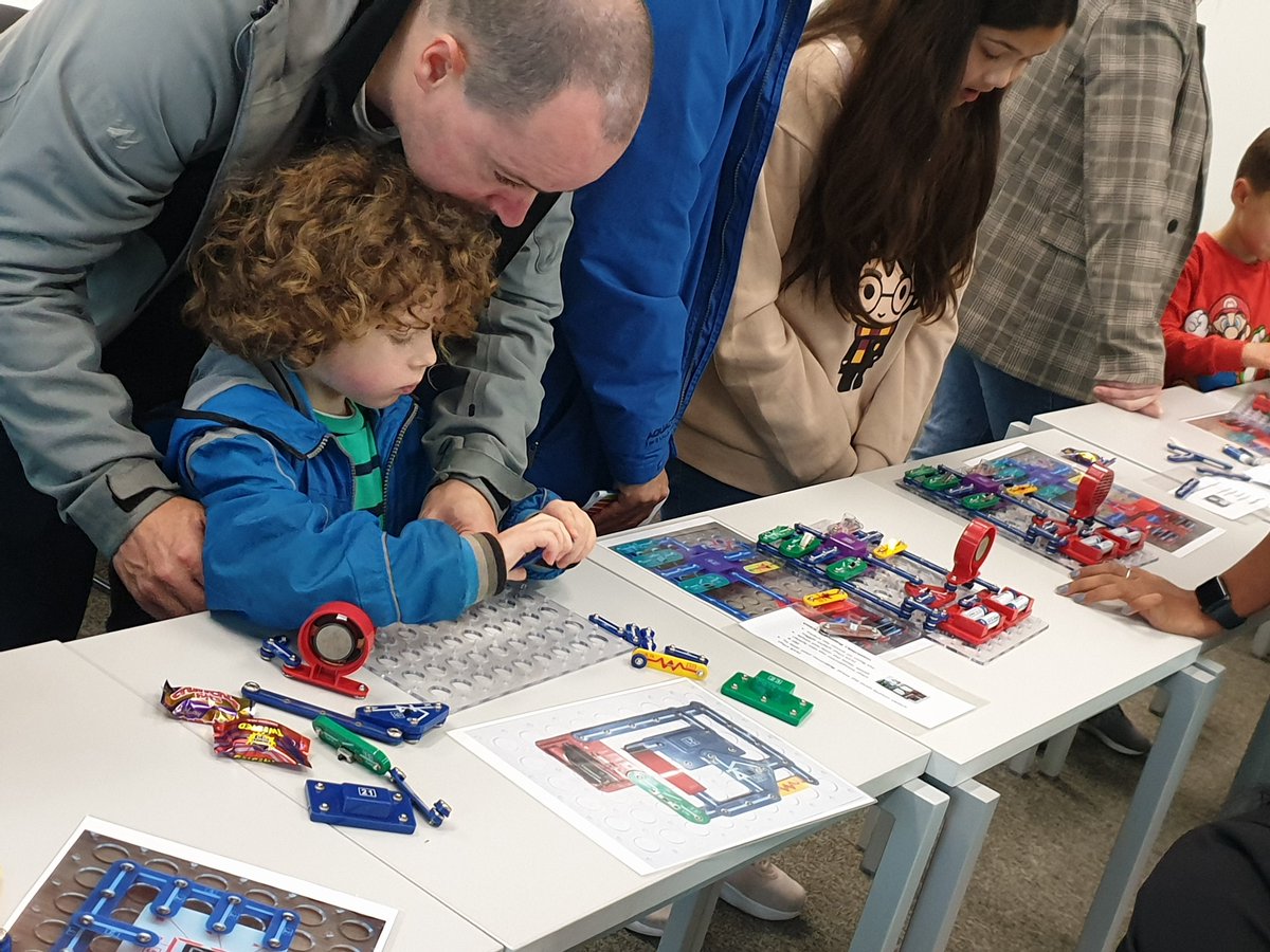 CEIA_ie's tweet photo. Come along and design your own circuits... Young designers at the CEIA Electronic Brainbox in @UCC for #corkscience festival and #scienceweek. https://t.co/nuk7M9iwGE