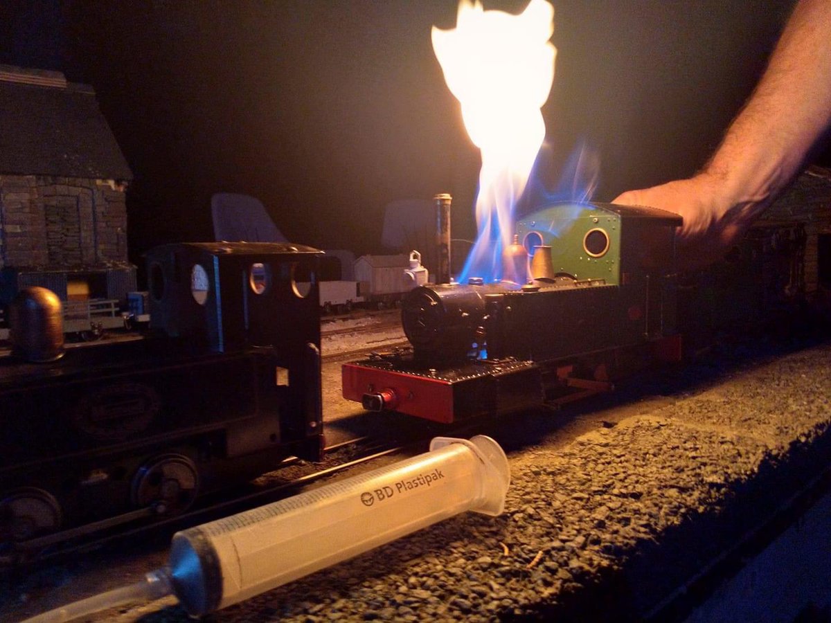 Sometimes with Garden Railways it can get a bit…Toasty

Salem River Class “Batty Thomas” experiencing a gas over jet. 

@association16mm @gardenofsteam @grdnrailwayblog @garden_railways