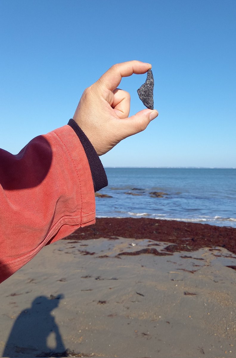 AlandcoC's tweet photo. Et maintenant monsieur aussi trouve des #thingsmap 😂
#lageoçadéteind 😇
Mini Corse trouvée à Noirmoutier.
Tu valides @JulesGrandin ? https://t.co/EqsKmbIgbB