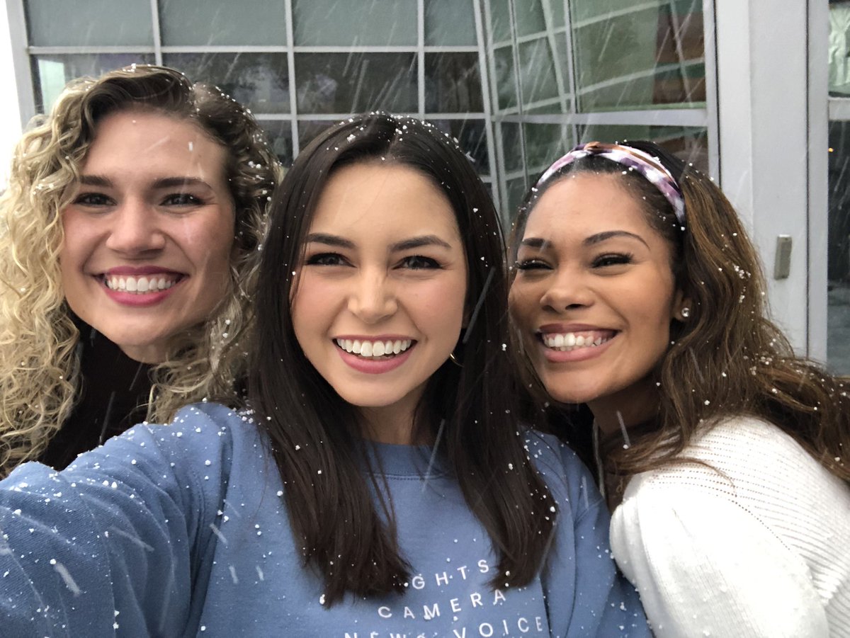 isabel-lawrence-on-twitter-it-s-snowing-in-downtown-cleveland