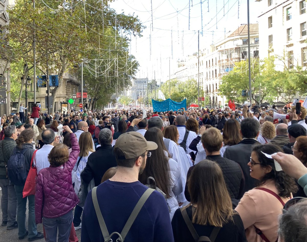 Madrid - Puerta de Alcalá #SanidadPublica 🤍 #13DeNoviembreYoVoy