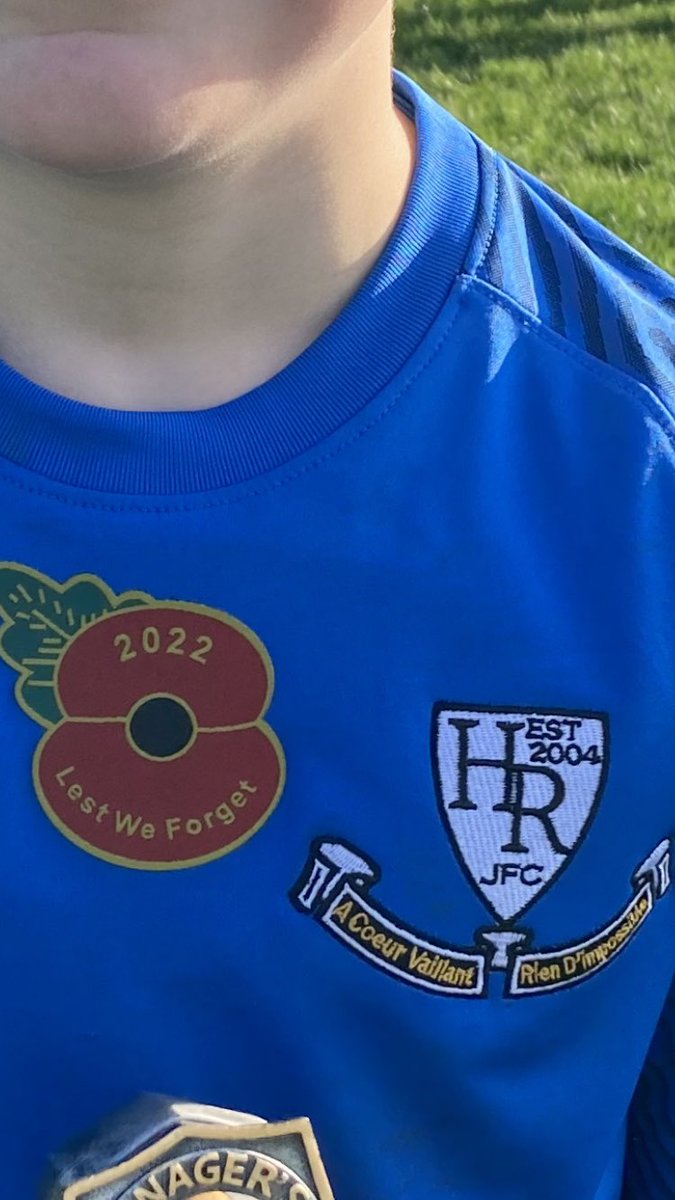 Heath Rangers Milan U10’s and Heath Rangers PSG U10’s both showing their respects before their matches Saturday and Sunday. Wearing their poppies today ❤️🖤