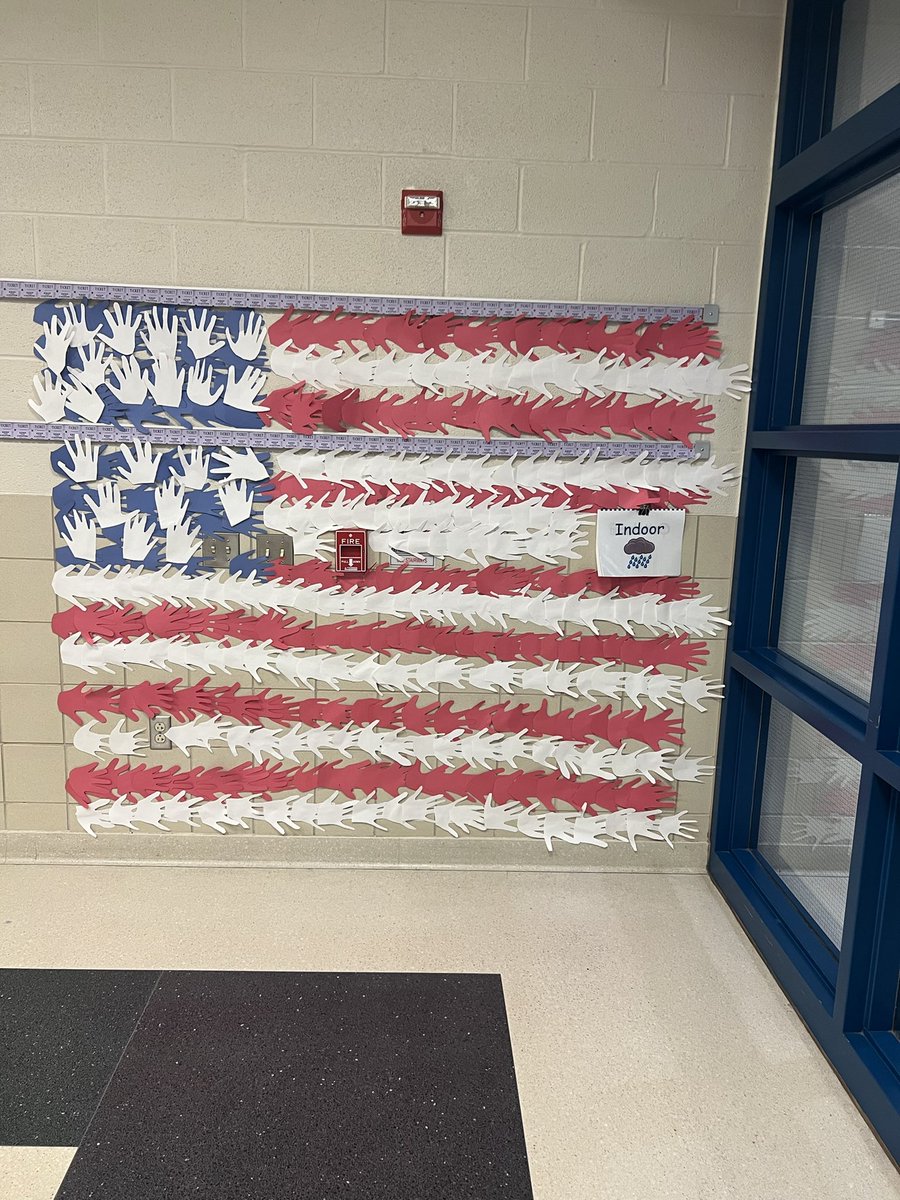MrsKirkhoff4SME's tweet photo. We had such a great time honoring veterans!  ❤️🤍💙 https://t.co/L7SJ6eS8k6