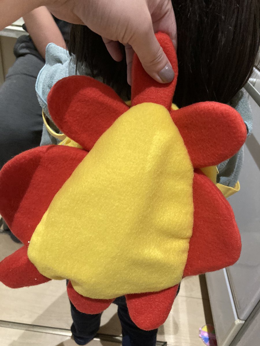 akihocos's tweet photo. 下の娘にサンサンキッズTVのサンサンリュック作った。。
まだ顔や、中身出来てないのにご満悦。
 #サンサンキッズTV https://t.co/ClnZhWTop6