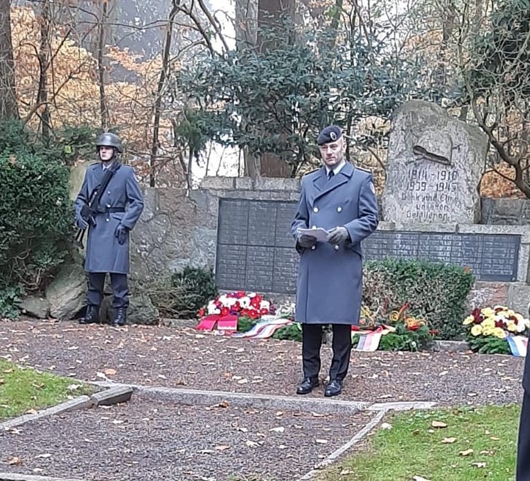 AndreasRFischer's tweet photo. #Volkstrauertag in unserer Patengemeinde #Schönwalde am Bungsberg. Gemeinsames Gedenken am Kriegerdenkmal, Andacht in der Kirche und anschließender Austausch im Gemeindehaus. #GemeinsamFürDenFrieden https://t.co/0hV1mQJFCO