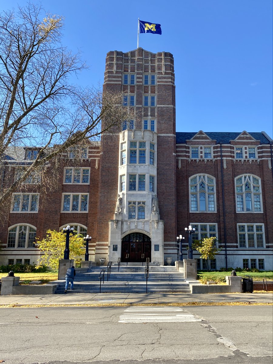 UMichAdmissions's tweet photo. This view never gets old. 💙 💛 #GoBlue #MichiganUnion https://t.co/a5El2Dyse1