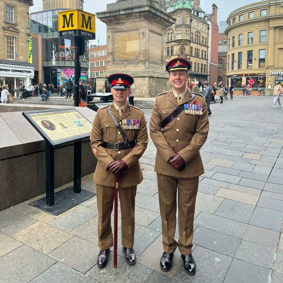 Honored to represent the Regiment and lay a wreath in Newcastle this morning. Great to have the RSM by my side #rocketgunners #remembranceday2022